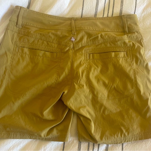 Prana Ladies Shorts, Size 8. - Picture 3 of 3